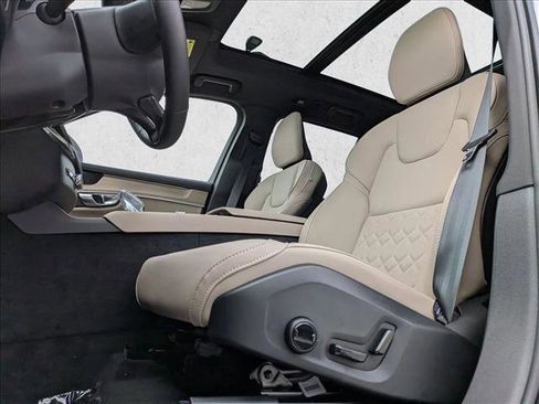 New 2026 Volvo XC90 B6 Plus w/ Protection Package Premier image 4