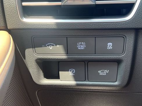 Certified 2025 Hyundai Sonata Limited FWD image 31