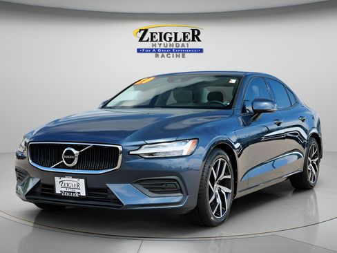 Used 2020 Volvo S60 T5 Momentum w/ Protection Package FWD image 3