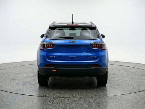 Used 2025 Jeep Compass Trailhawk AWD/4WD image 7