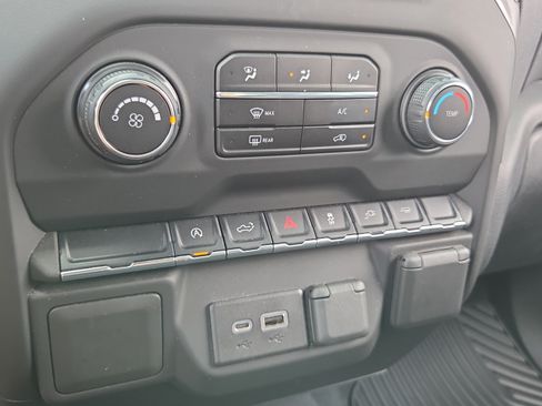 Used 2021 Chevrolet Silverado 1500 Custom RWD image 18