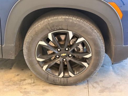 Used 2022 Chevrolet TrailBlazer LT w/ Convenience Package image 2