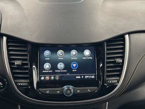 Used 2019 Chevrolet Trax LT w/ LT Convenience Package image 28