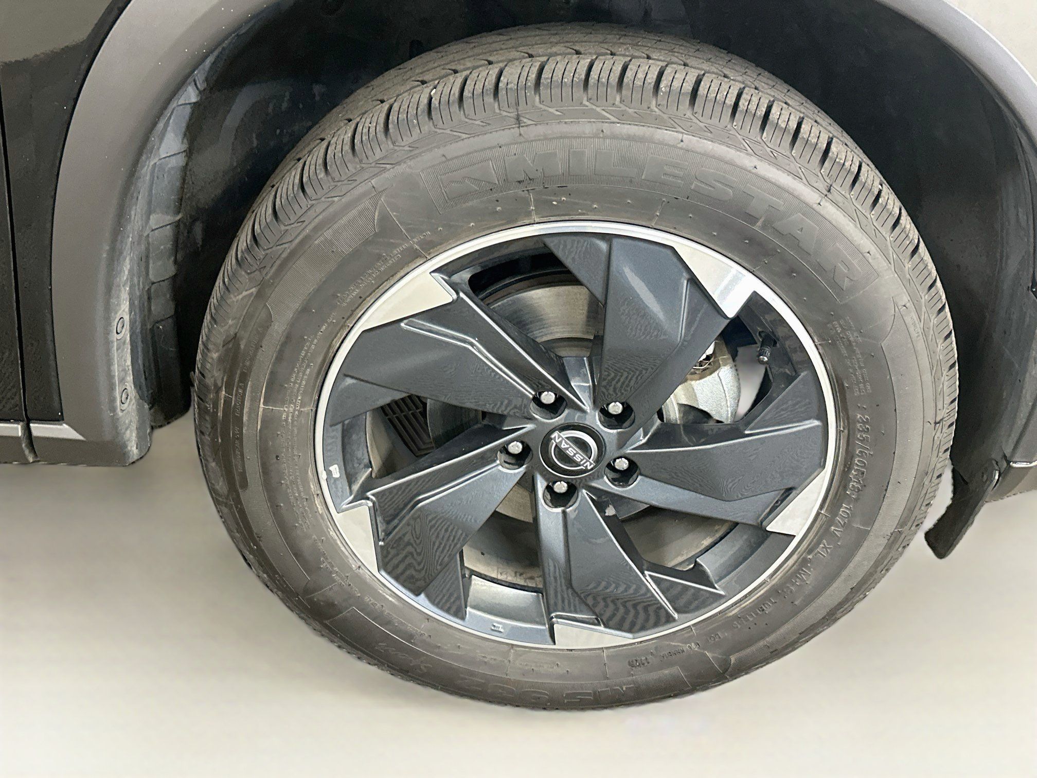 Used 2025 Nissan Rogue SV AWD/4WD image 11