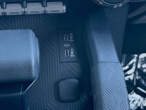 Used 2025 Toyota Tacoma SR image 6