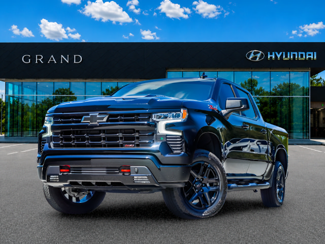 Used 2025 Chevrolet Silverado 1500 LT Trail Boss w/ Convenience Package II AWD/4WD image 1