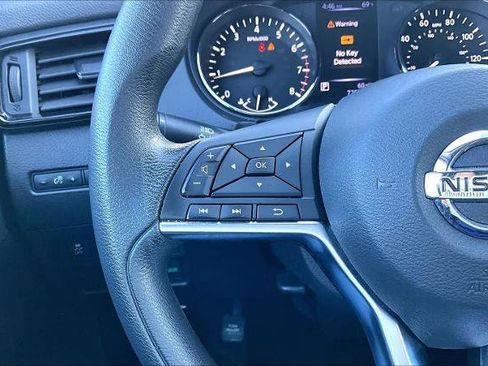 Certified 2018 Nissan Rogue Sport SV image 22