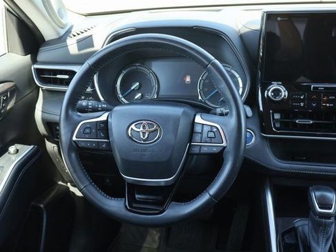 Used 2022 Toyota Highlander Platinum AWD/4WD image 13