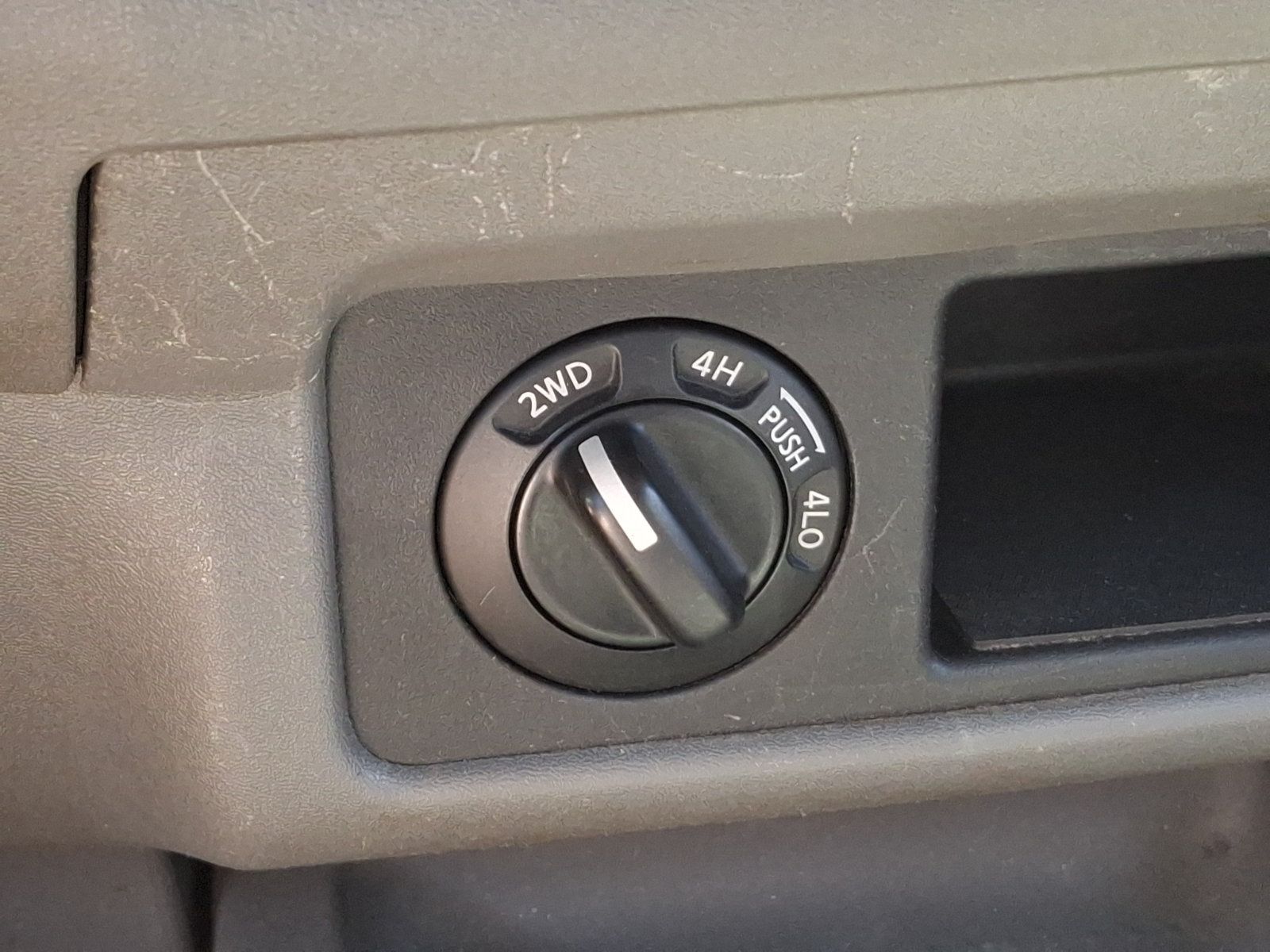 Used 2006 Nissan Frontier LE AWD/4WD image 23