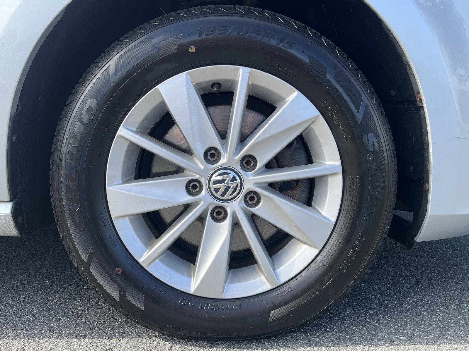 Used 2016 Volkswagen Golf S FWD image 31