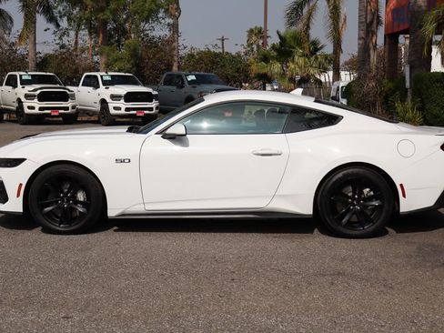 Used 2025 Ford Mustang GT RWD image 5