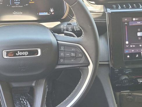 Used 2023 Jeep Grand Cherokee L Laredo AWD/4WD image 12