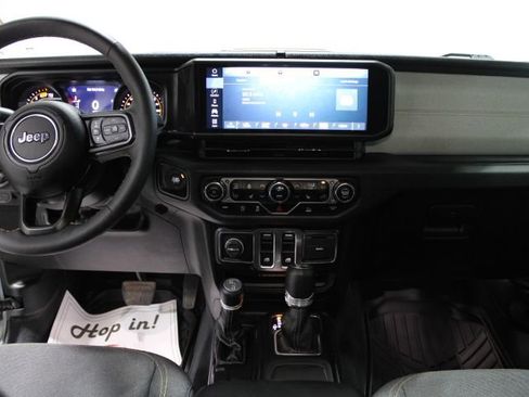 Used 2024 Jeep Wrangler Sport AWD/4WD image 25