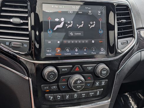 Used 2019 Jeep Grand Cherokee Overland AWD/4WD image 23
