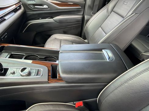 Used 2022 Cadillac Escalade Premium Luxury w/ Performance Package AWD/4WD image 15