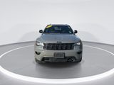 Used 2019 Jeep Grand Cherokee Laredo image 4