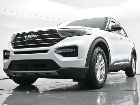 Used 2023 Ford Explorer XLT w/ Equipment Group 202A AWD/4WD image 50