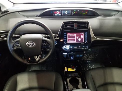 Used 2021 Toyota Prius XLE image 3