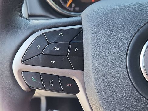 Used 2019 Jeep Grand Cherokee Limited w/ Luxury Group II AWD/4WD image 17