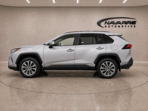 Used 2022 Toyota RAV4 XLE Premium FWD image 5