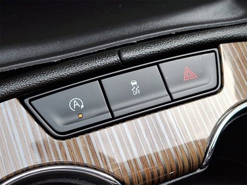 Certified 2023 GMC Acadia SLE w/ Driver Convenience Package image 25