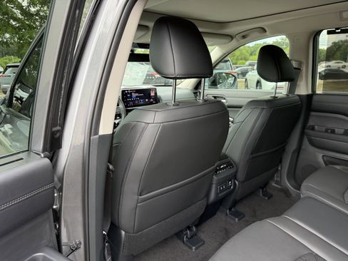 New 2026 Nissan Pathfinder Platinum w/ Cargo Package FWD image 26