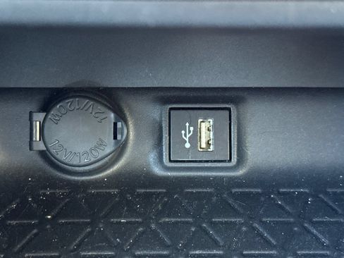 Certified 2025 Toyota RAV4 XLE AWD/4WD image 32