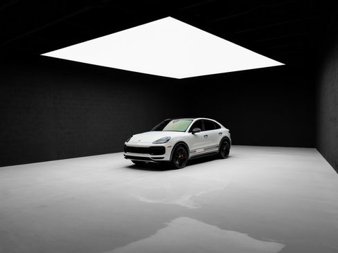 Used 2022 Porsche Cayenne Turbo GT AWD/4WD image 91