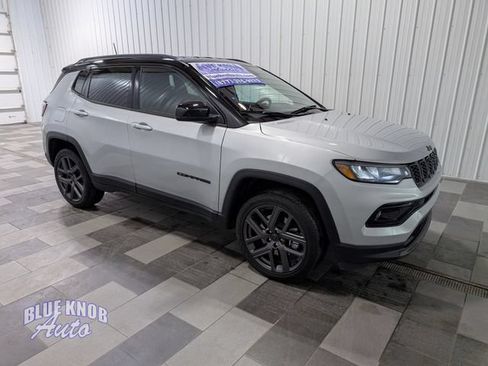 Used 2026 Jeep Compass Limited AWD/4WD image 5