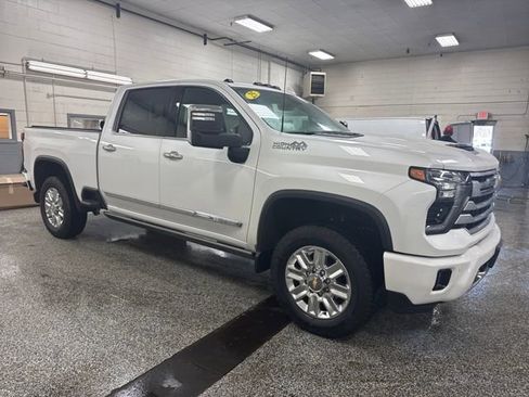 Used 2025 Chevrolet Silverado 3500 High Country w/ High Country Premium Package image 7