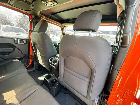 Used 2023 Jeep Gladiator Sport image 32