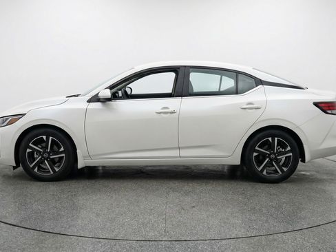 Used 2025 Nissan Sentra SV image 5