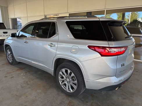 Used 2019 Chevrolet Traverse Premier image 2