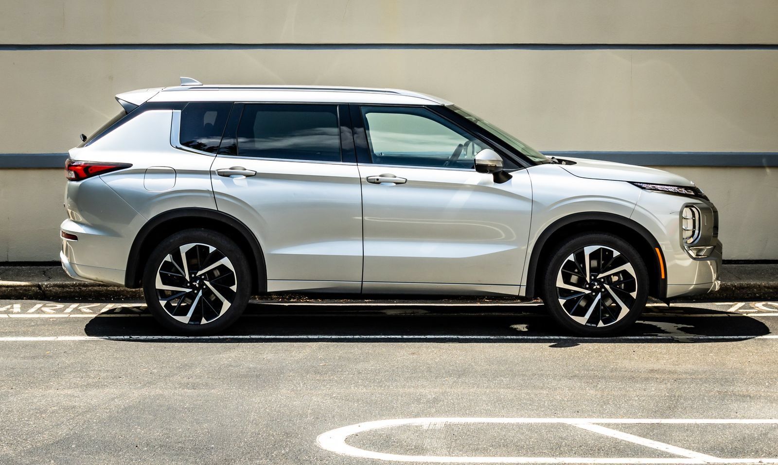 Used 2022 Mitsubishi Outlander SEL AWD/4WD image 9