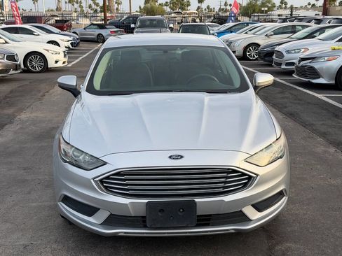 Used 2017 Ford Fusion SE FWD image 15