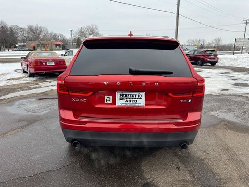 Used 2019 Volvo XC60 T5 Momentum w/ Protection Package Premier AWD/4WD image 8