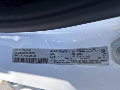 Used 2025 Chrysler Pacifica Select FWD image 34