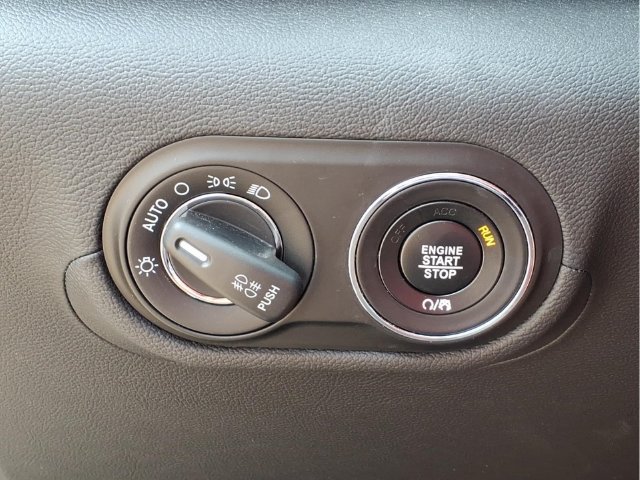 Used 2023 Maserati Levante Modena AWD/4WD image 12
