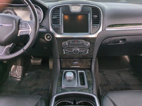 Used 2016 Chrysler 300 C image 11