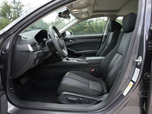 Used 2018 Honda Accord EX image 16