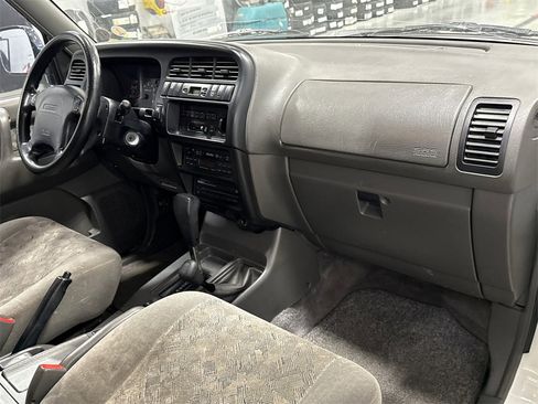 Used 2000 Isuzu Trooper S image 14