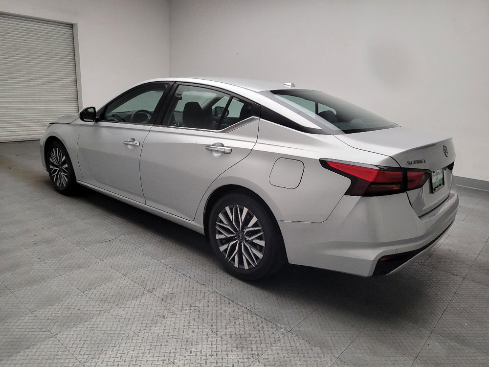 Used 2023 Nissan Altima 2.5 SV FWD image 3