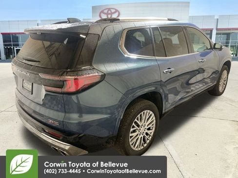 Used 2025 GMC Acadia Denali image 8