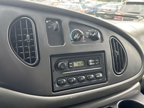 Used 2006 Ford E-450 and Econoline 450 E-450 Super Duty image 13