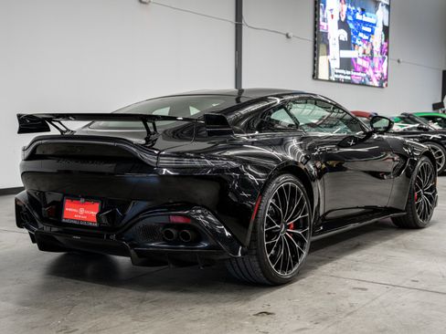 Used 2023 Aston Martin V8 Vantage Coupe RWD image 8