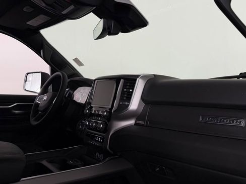 New 2026 RAM 1500 4x4 Crew Cab image 29