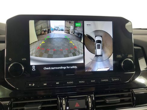 New 2025 Nissan Pathfinder SL image 23