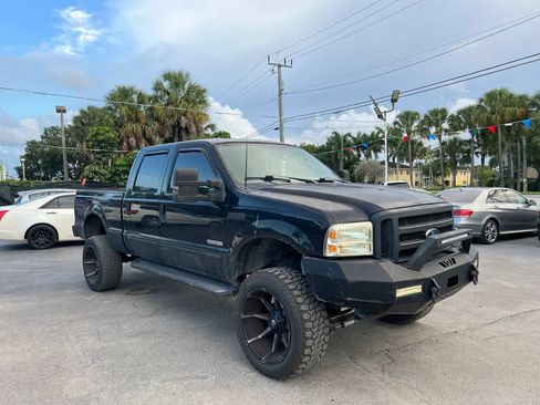 Used 2003 Ford F250 Lariat AWD/4WD image 2