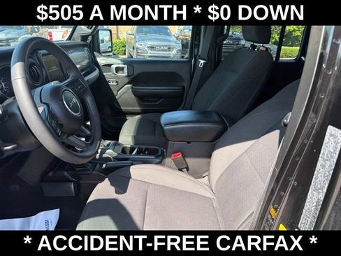 Used 2023 Jeep Gladiator Sport AWD/4WD image 18