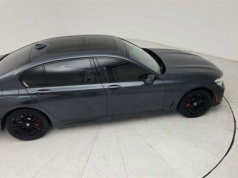 Used 2017 BMW 750i xDrive image 39